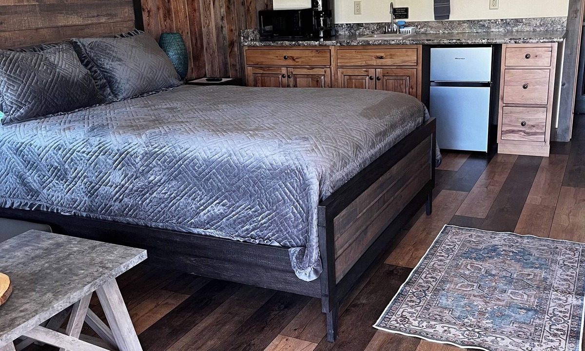 Gardiner Cabin | Cozy lodge with 1 bedroom and WiFi, AC in pleasant Gardiner