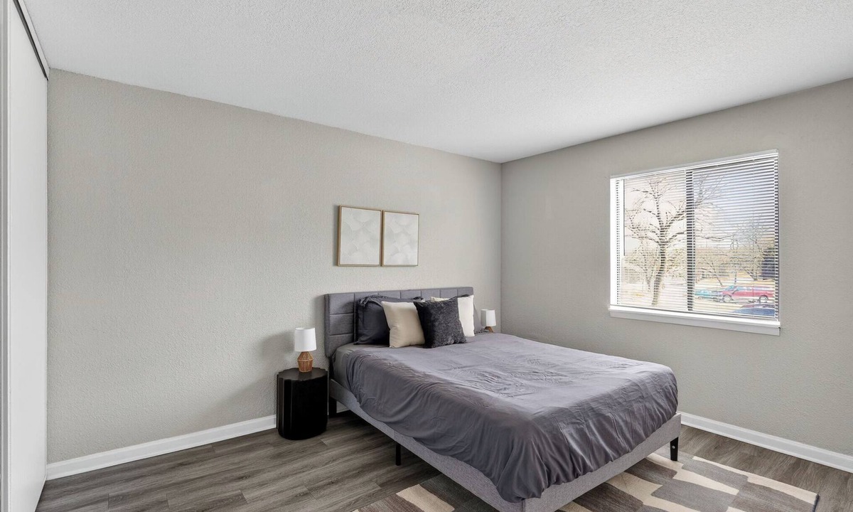 South Kansas City Apartment | Cozy Luxe Stay in Kansas City