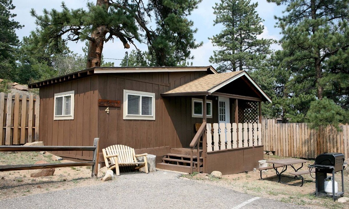 Estes Park Cabin | Cozy One Bedroom Cabin with Personal Hot tub
