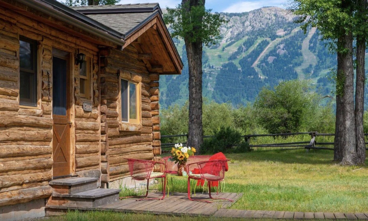 Wilson Cabin | Cozy ski retreat near Jackson Mountain resort