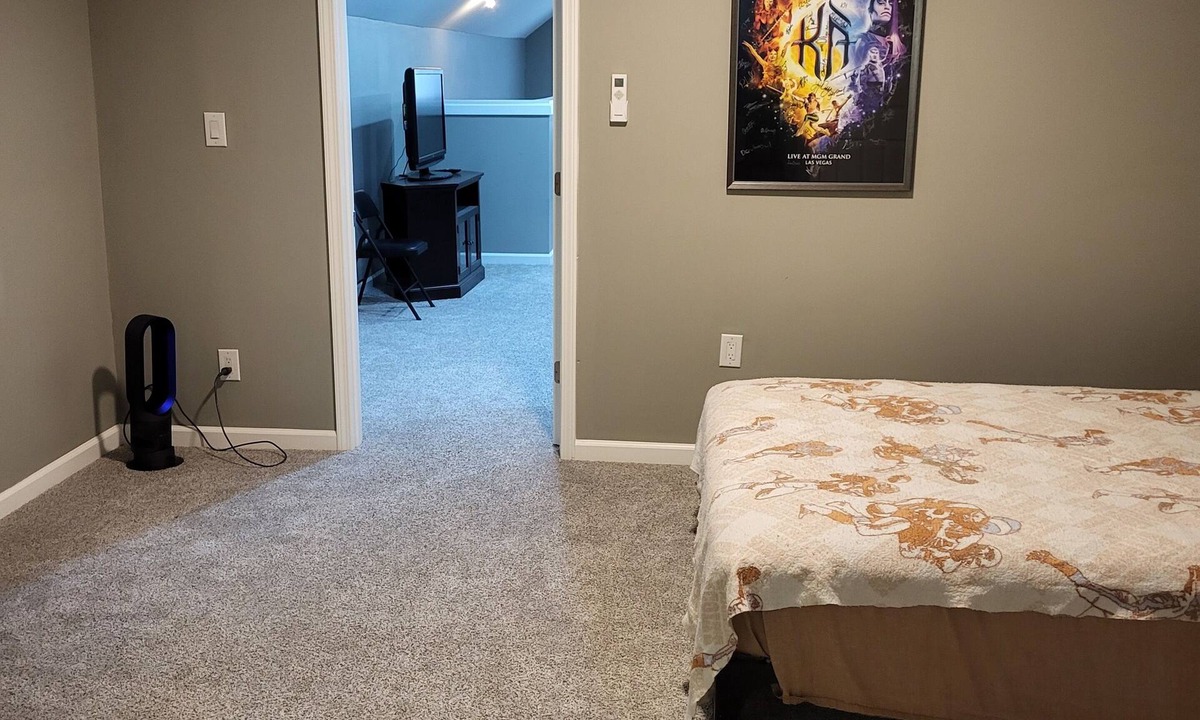 South Kansas City Apartment | Cozy upstairs loft with 1-bedroom and bath in adorable Kansas City home