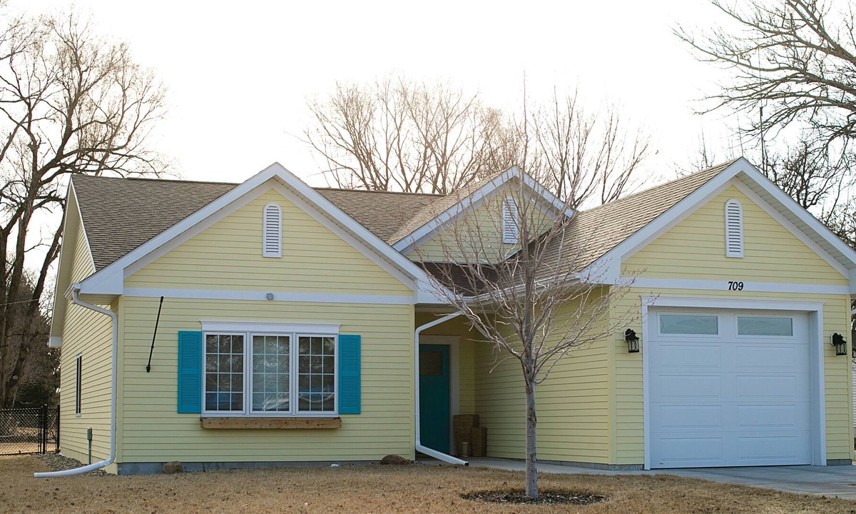 Norfolk House | Cozy yet refined by Waterpark/ball fields and downtown area