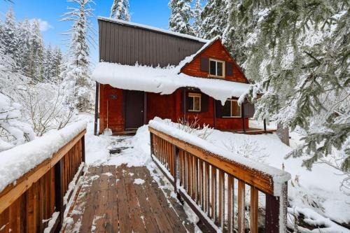 Salt Lake Mountain Resorts House | Creekside Cabin