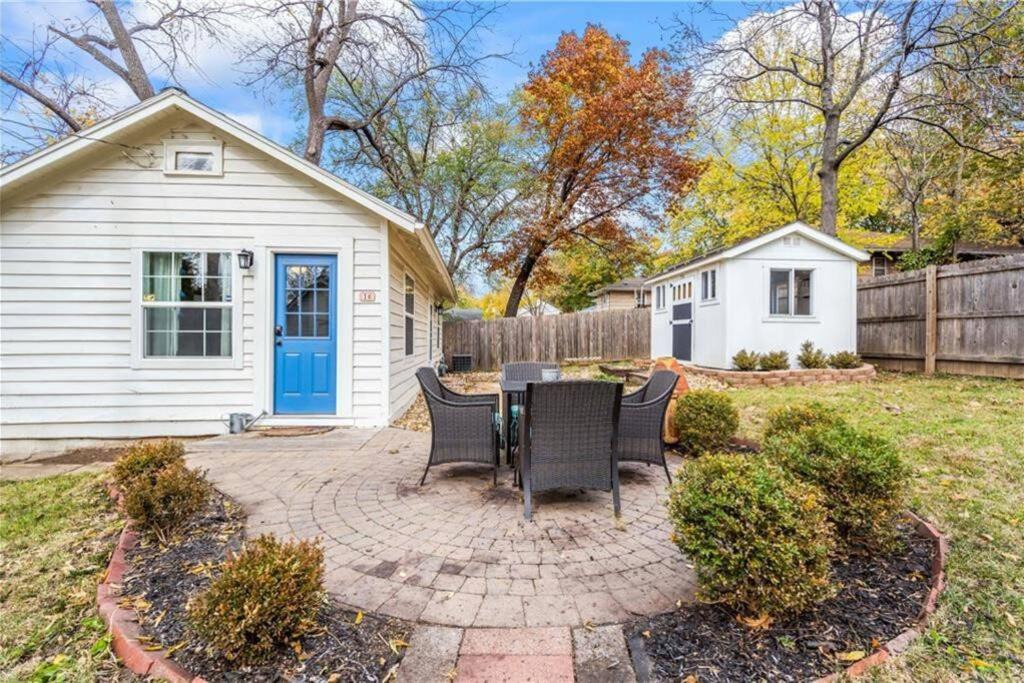 South Kansas City House | Cutest Cottage in the Heart of Waldo!