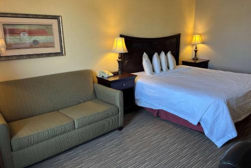 Pittsburg Hotel | Days Inn by Wyndham Pittsburg KS