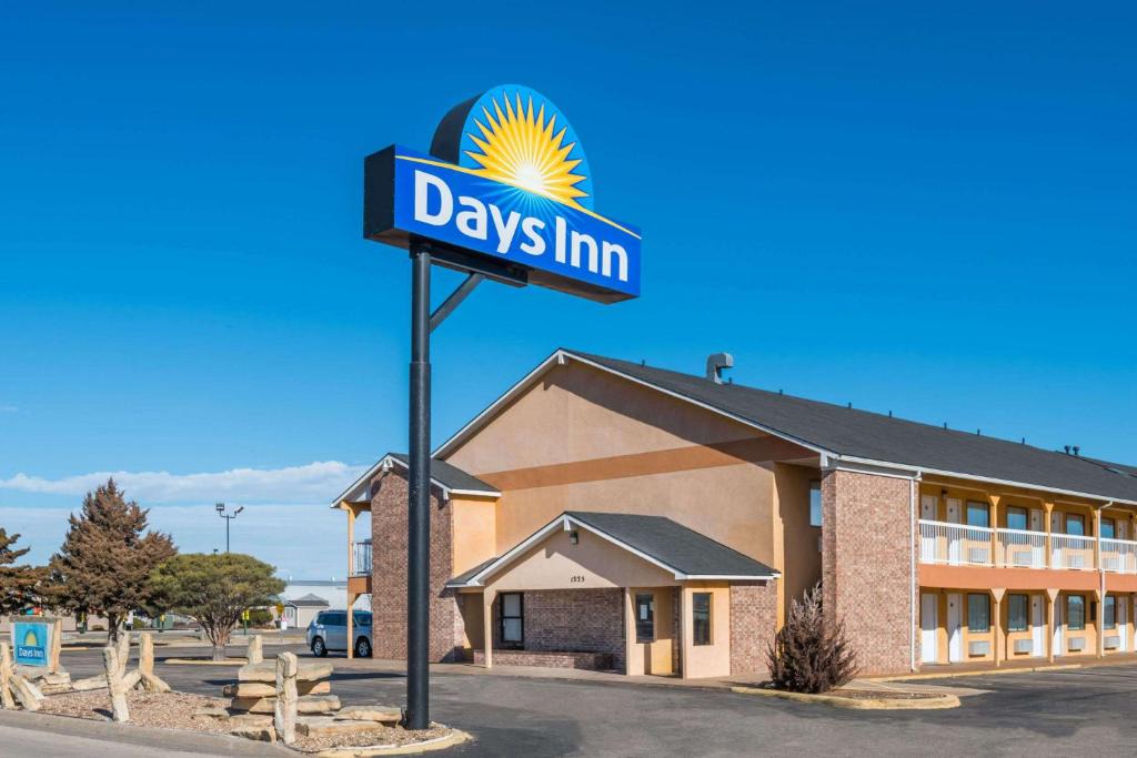 Russell Hotel | Days Inn by Wyndham Russell