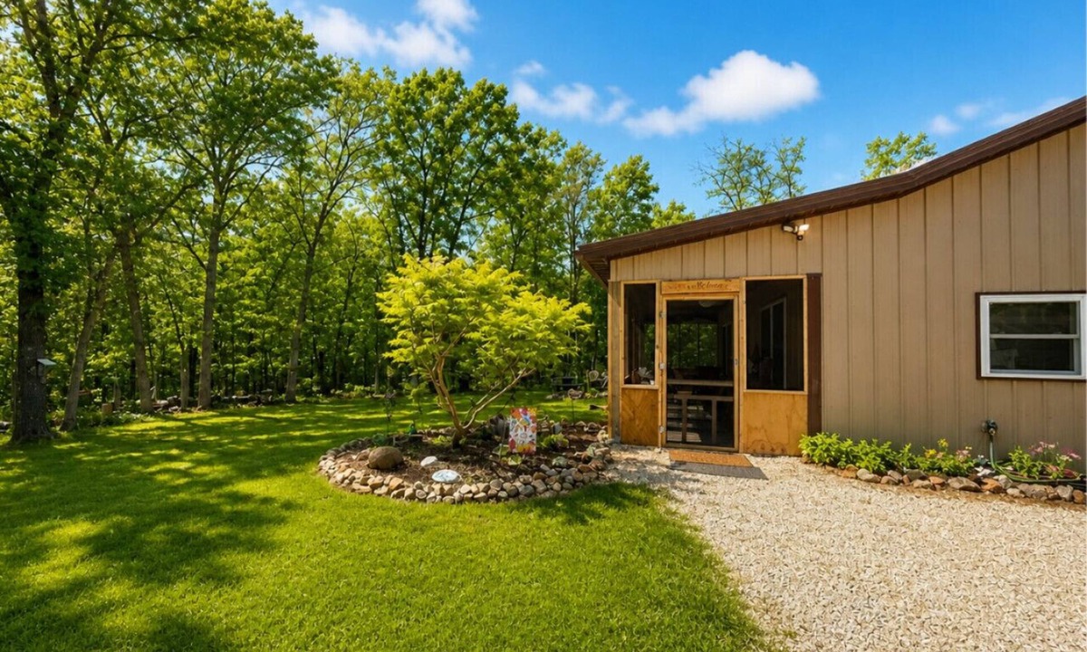 Barnett Cabin | Deep Woods Cabin-2BD/1BA/Grill/Firepit/Private Forest/Pet Friendly-4PP