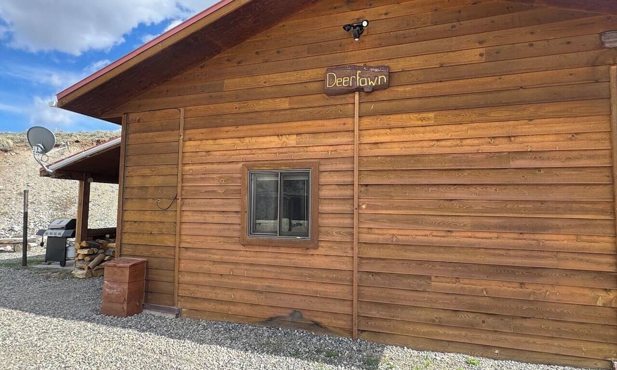 Dubois Cabin | Deer Fawn Cabin