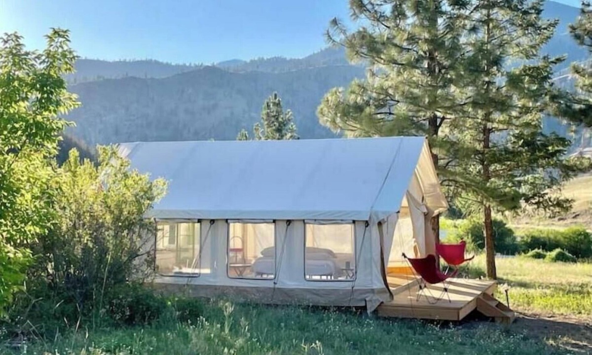 Shoup RV Rental | Deluxe Glamping on the Salmon River - Breakfast Included, Sleeps 4-6