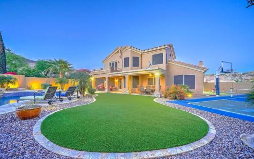 Foothills House | Desert Paradise Pool Spa Pickleball Putt Green
