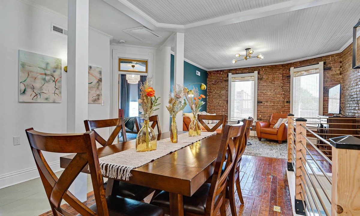 Wellsville Apartment | Designer Loft— 40 Min to Major international sporting event KC | Sleeps 7