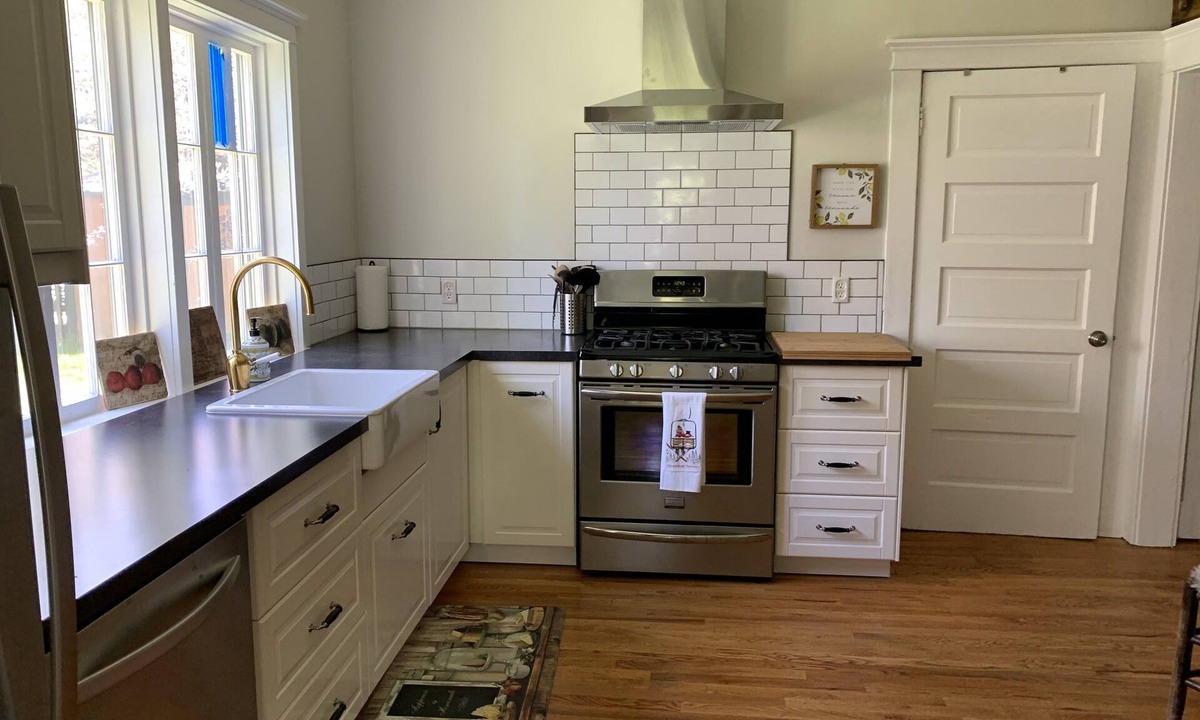 Old Town House | Dog Friendly-Updated-Old Town Charmer