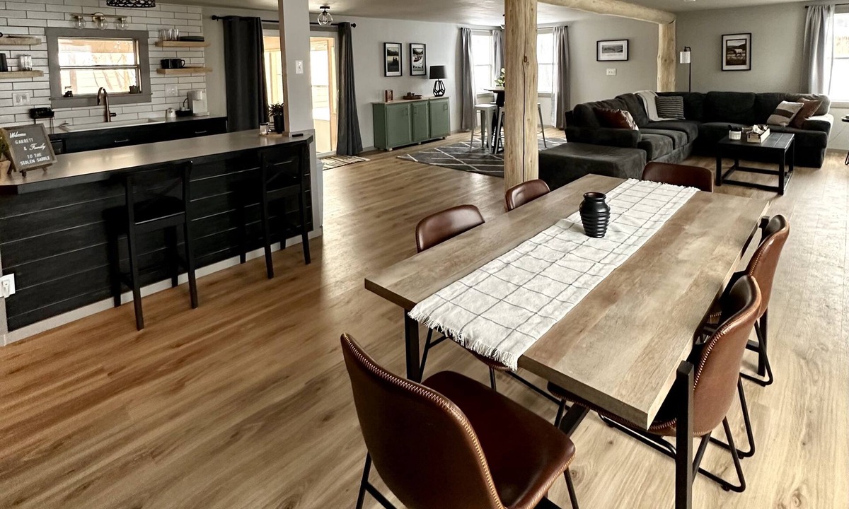 Saratoga House | Don’t carry your luggage upstairs. Trailer parking available. Close to hot pool.