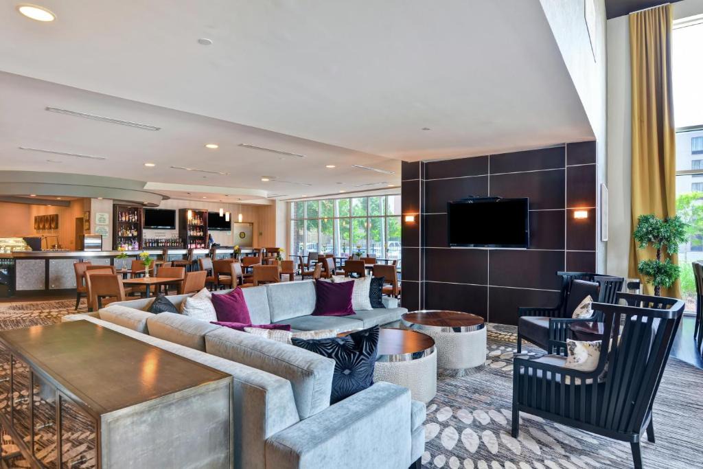 Highlands - Perkins Hotel | DoubleTree by Hilton Hotel Baton Rouge