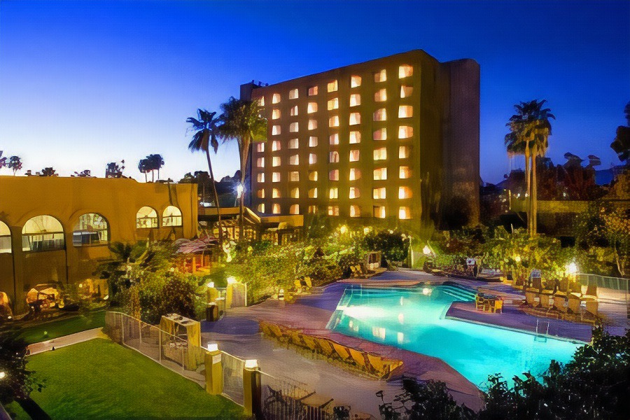 Tucson Hotel | DoubleTree by Hilton Tucson-Reid Park