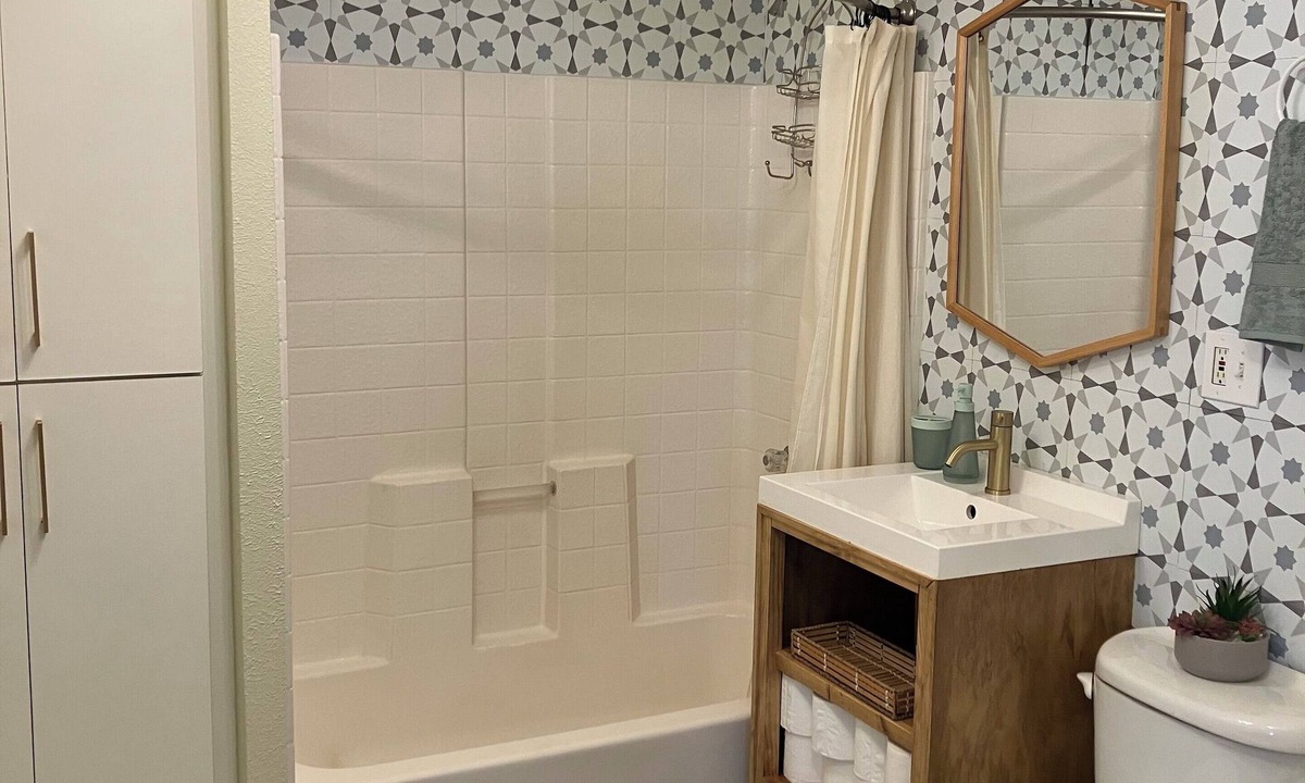 Kerr Gulch Apartment | Downtown Evergreen Walk out apartment, private drive/ deck, centrally located
