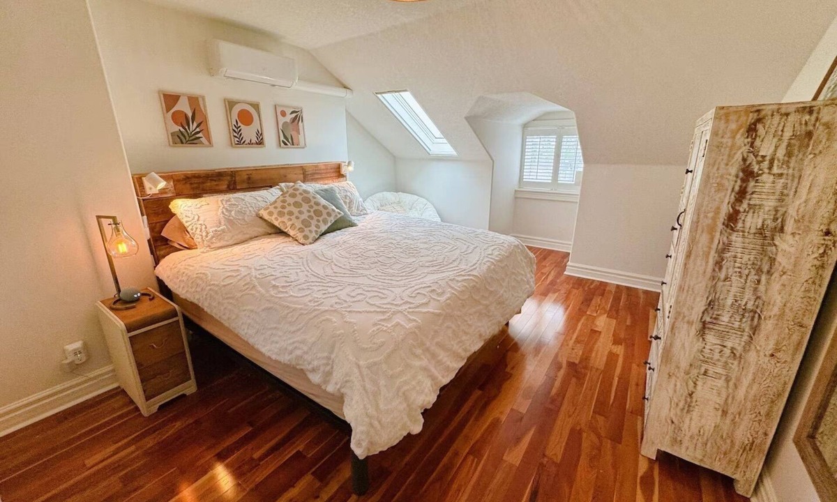 Kingston House | Downtown Kingston Heritage Home! Parking,Deck, 5 min from water & downtown core