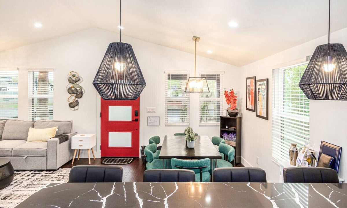 Garfield House | Downtown Phoenix Modern Retreat | 2 Homes in 1!