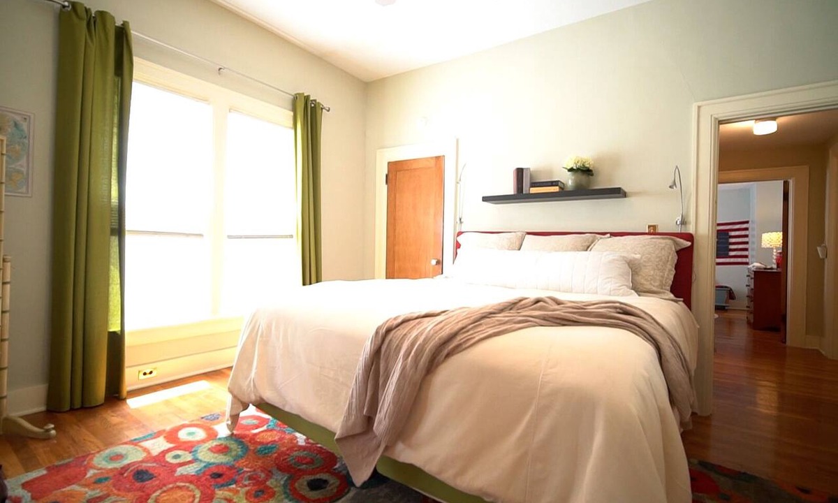 Southmoreland Apartment | Duplex First Floor - Southmoreland, KCMO - Easy access to all KC has to offer