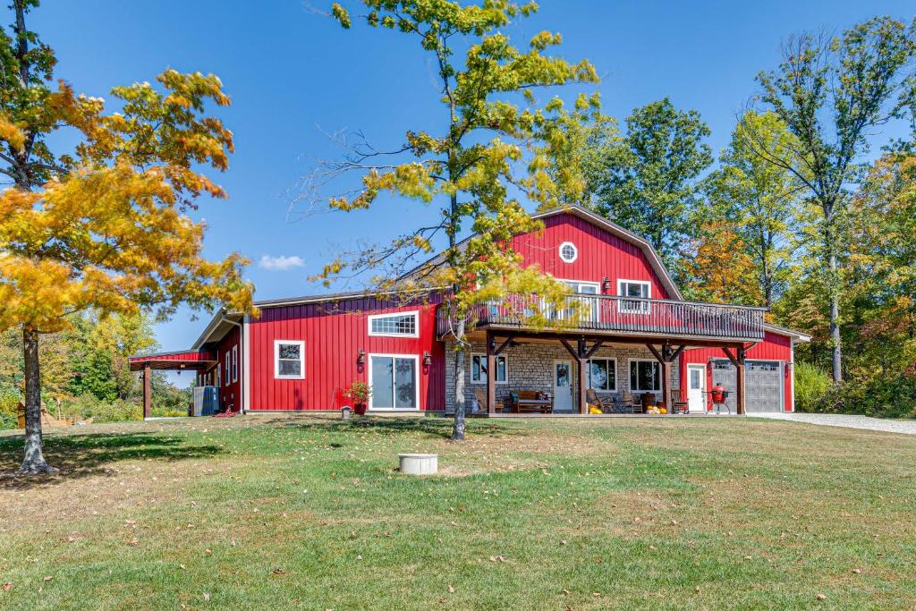 Huron House | 'Eagle Crest Lodge' - Large Group Getaway!