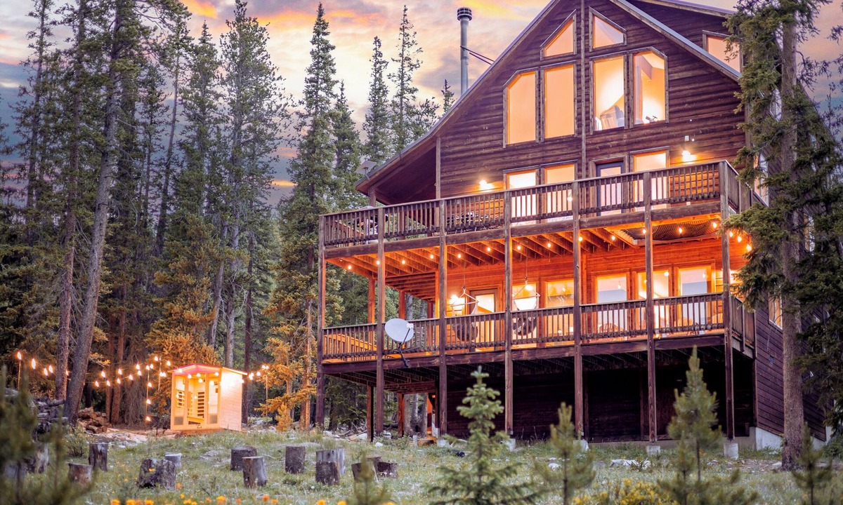 Valley of the Sun Cabin | Epic Views + Stargazing Net Hot Tub Sauna Luxury Vibes