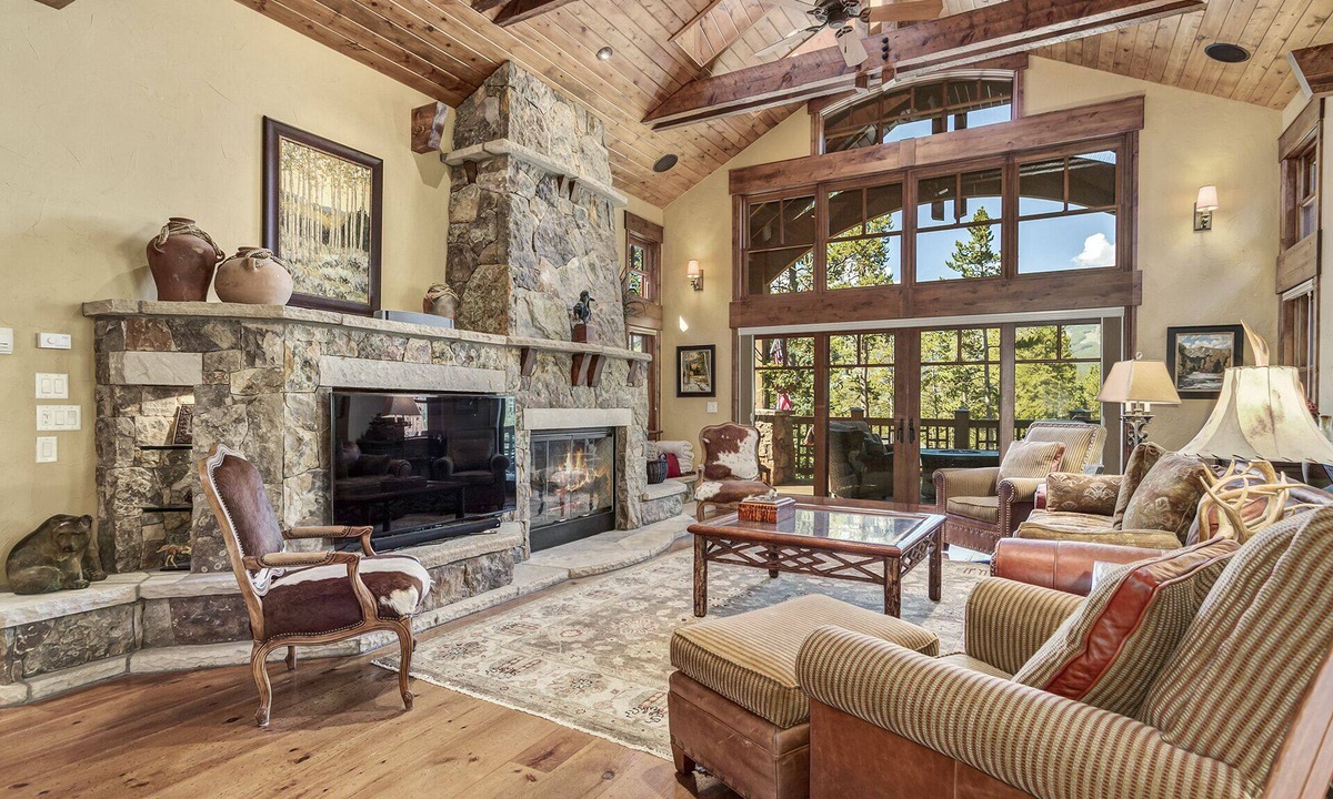 The Highlands House | Escape to this stunning private home in Breckenridge!