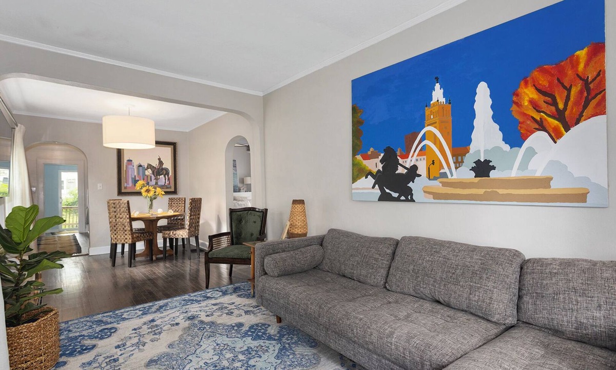 Rosedale House | MAJOR INTERNATIONAL SPORTING EVENT KC Stay Fountain Bungalow Reduced Rate