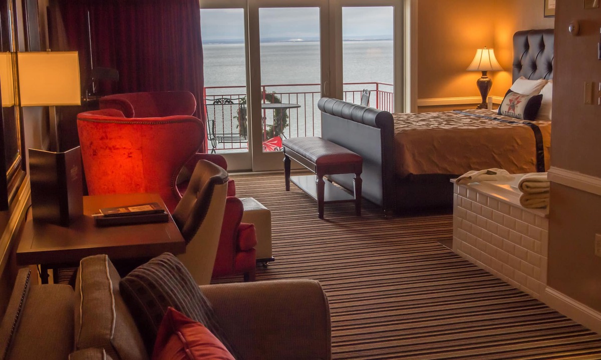 East Hillside Hotel | Fitger's Inn