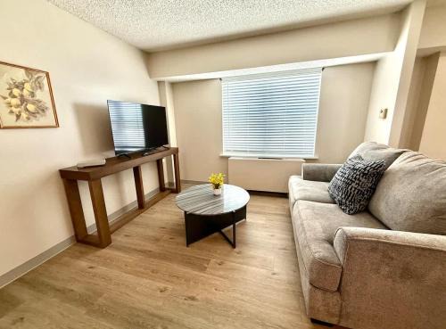 North Central Omaha Apartment | Fitness Hub Pickleball & City Attractions