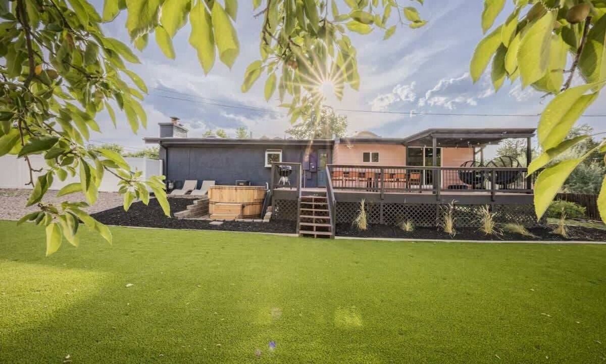 Applewood Villages House | For Families and Large Groups! Hot Tub, Turf Yard, Outdoor Dining and Games
