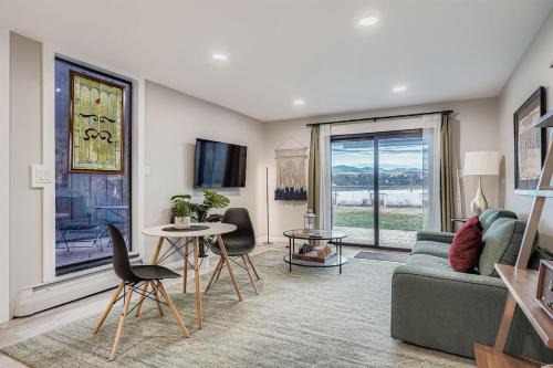 Lakewood Apartment | FoxGardens Incredible Lake & Mtn View Private Secure