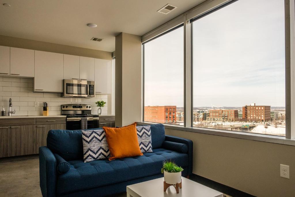 Downtown Kansas City Apartment | FRONTDESK Flashcube Apts Downtown Kansas City