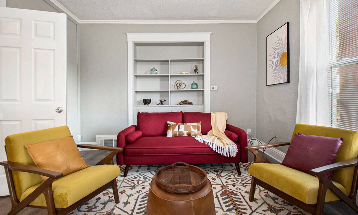 Midtown House | Game/Theater Room - Barbecue - Central Location