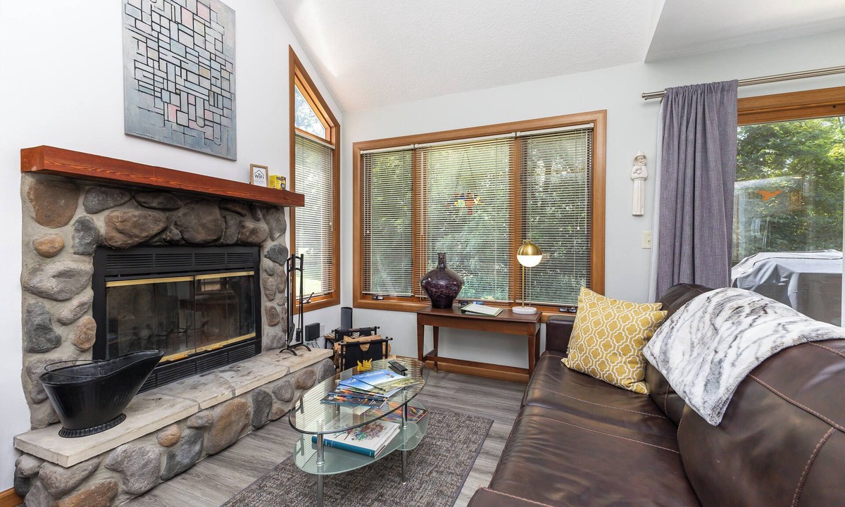 The Galena Territory Condo | Golf View, Walking Trails, Dog Friendly & Access to Indoor Pool