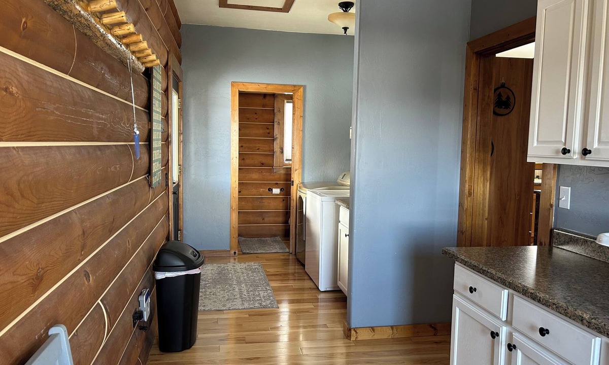Kremmling Cabin | Gorgeous 5-bedroom lodge in Kremmling perfect for your getaway