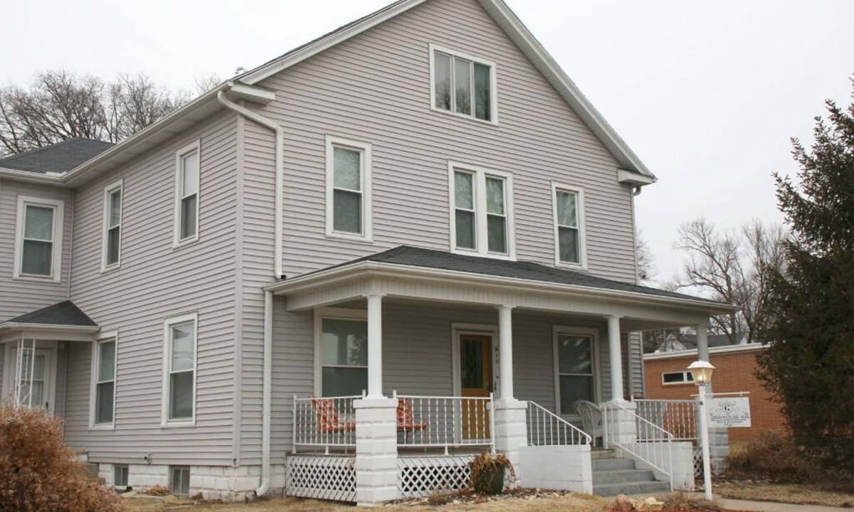 Fairbury Bed & Breakfast | Grayhouse Inn - Room #3