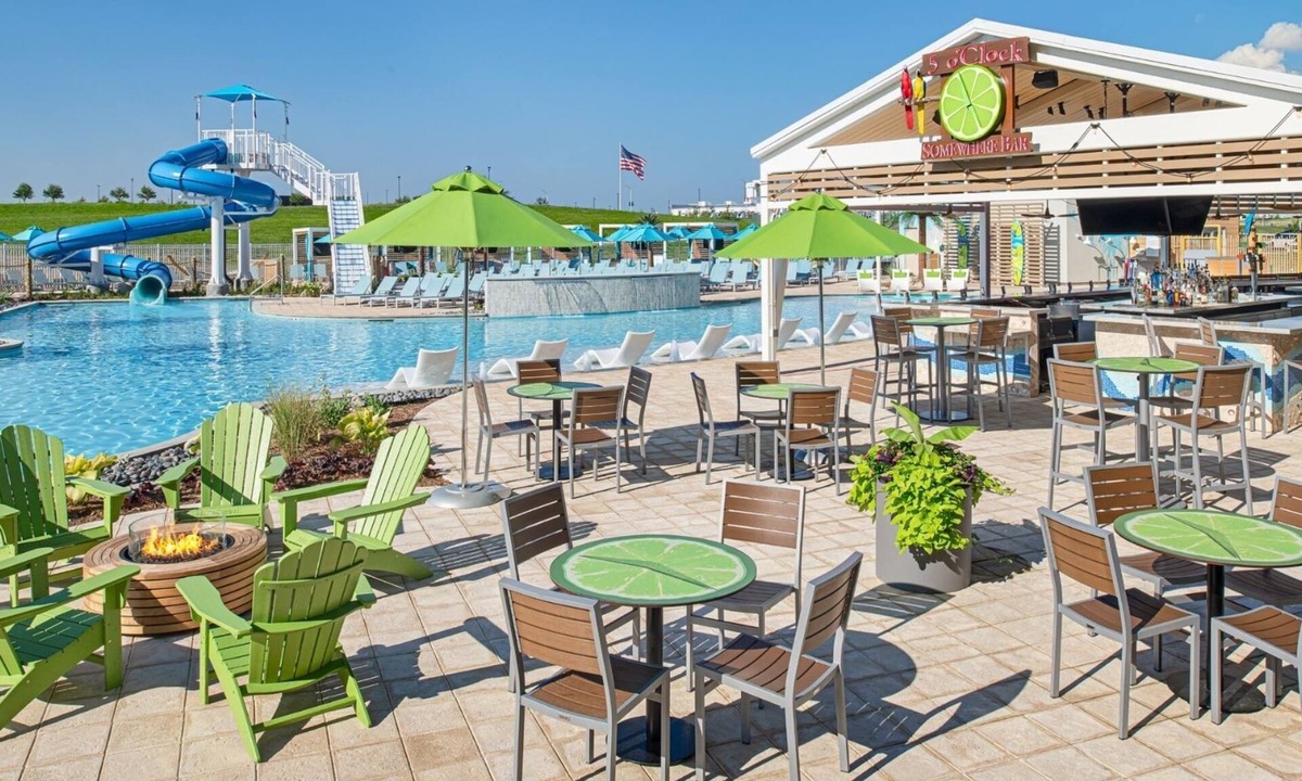 I-435 West KC-KS Hotel | Great Location & Peaceful Room Ideal for Couples - Near Kansas Airport