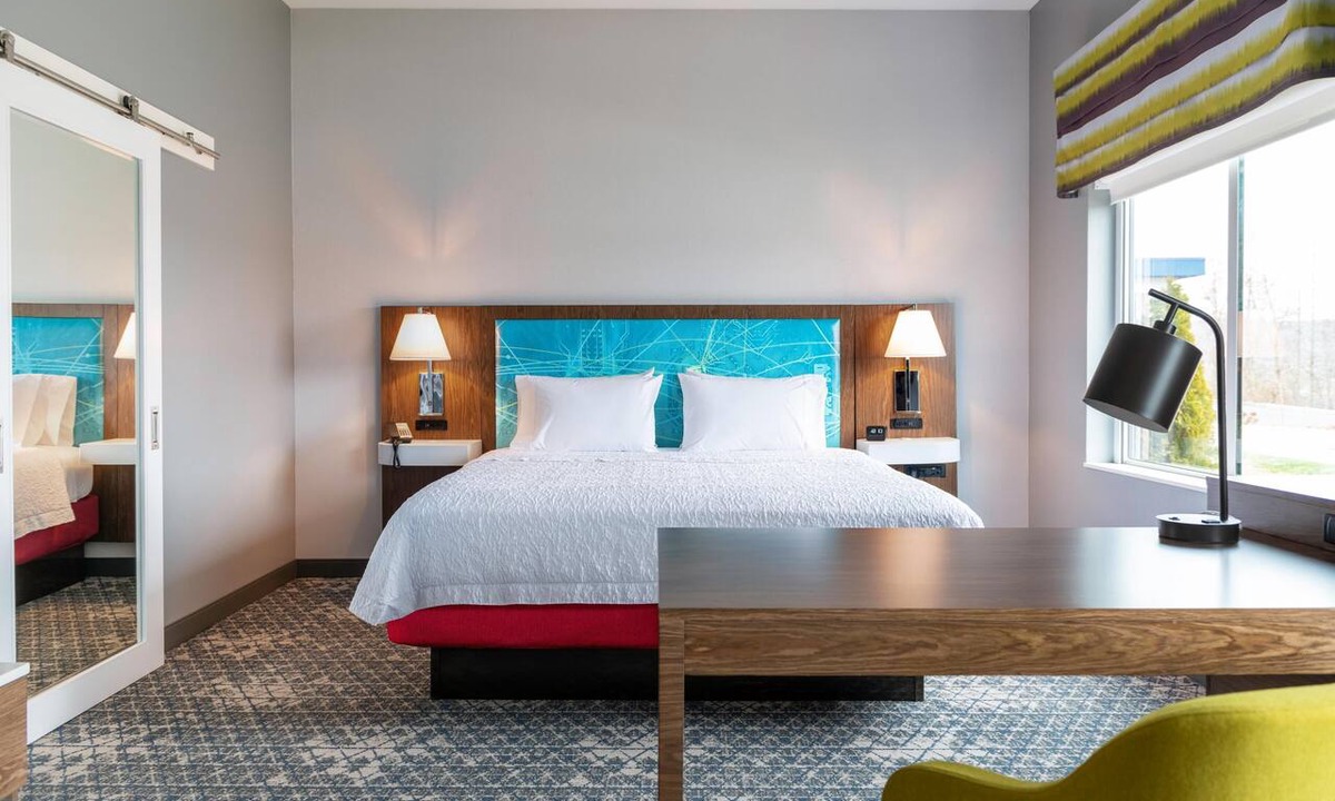 Marshfield Hotel | Hampton Inn & Suites Marshfield