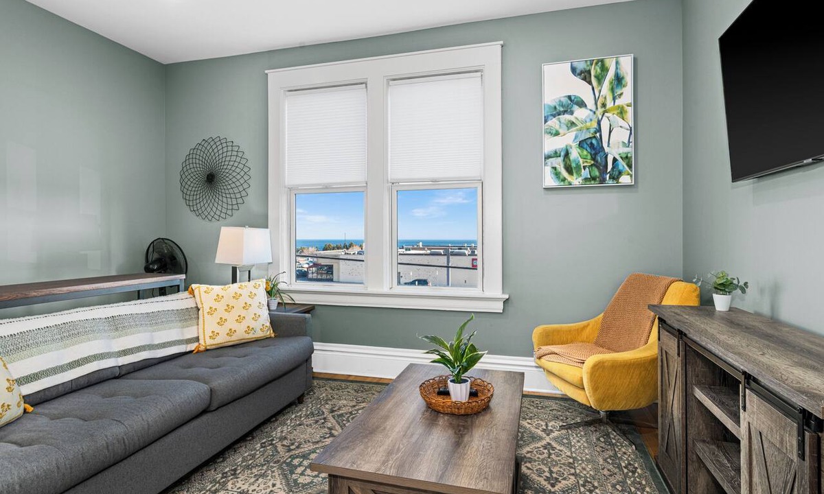East Hillside Apartment | Harris House 4 | On Hospital Campus