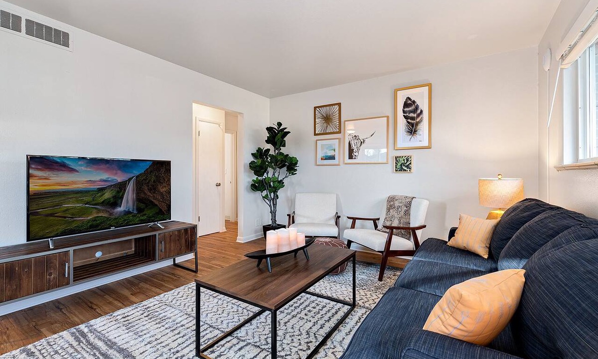 University Acres Condo | Hidden Gem Near Old Town | Grill & Cruiser Bikes!