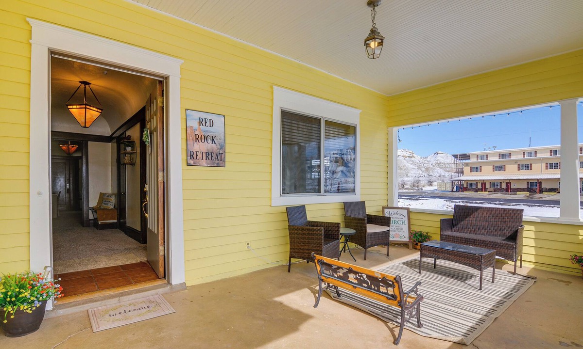 Cannonville House | Historic Bryce Canyon Basecamp w/Game Room!