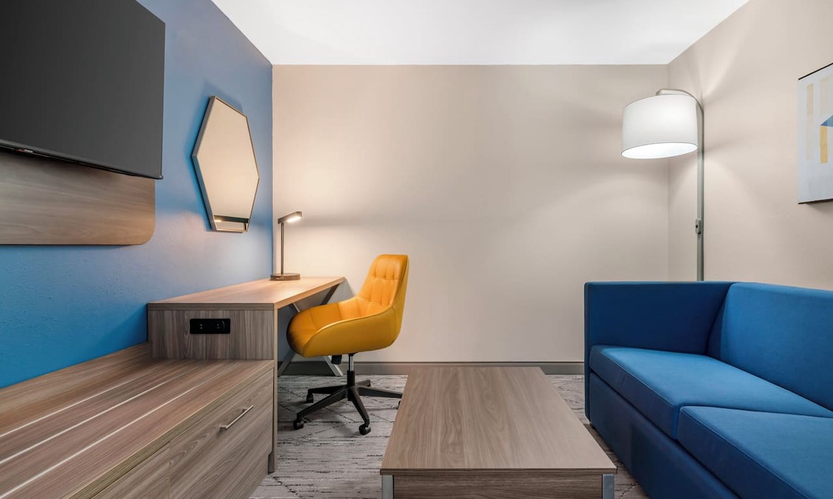 Morrisonville Hotel | Holiday Inn Express Deforest (Madison Area) by IHG