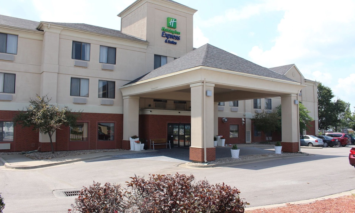 Kansas City Hotel | Holiday Inn Express Kansas City-Liberty by IHG