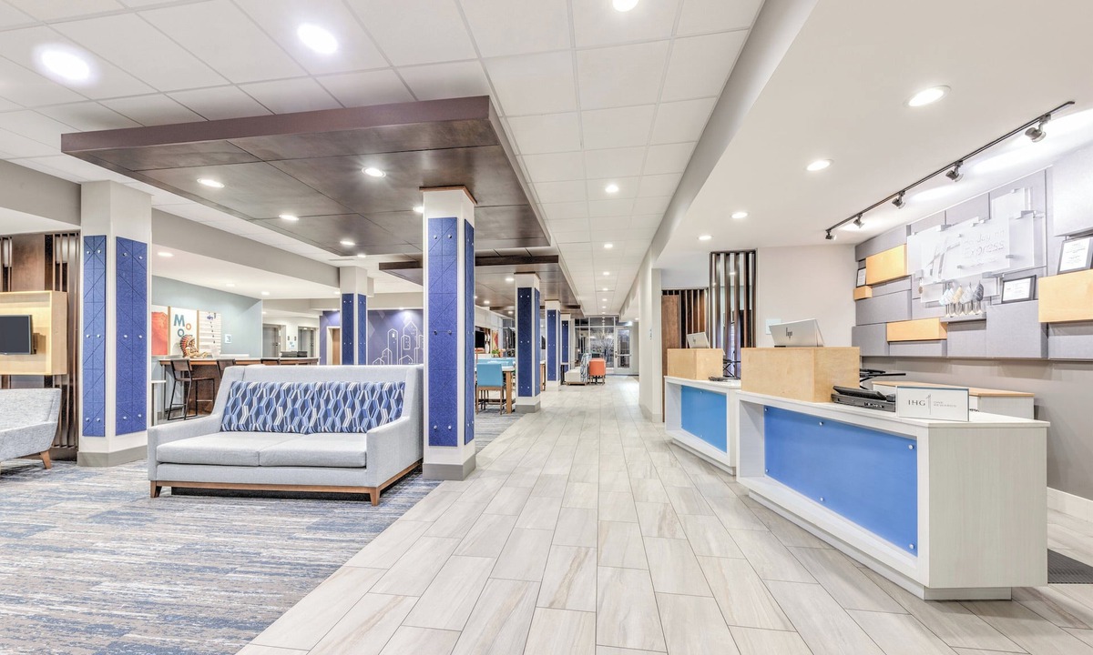Moore Hotel | Holiday Inn Express & Suites Moore by IHG