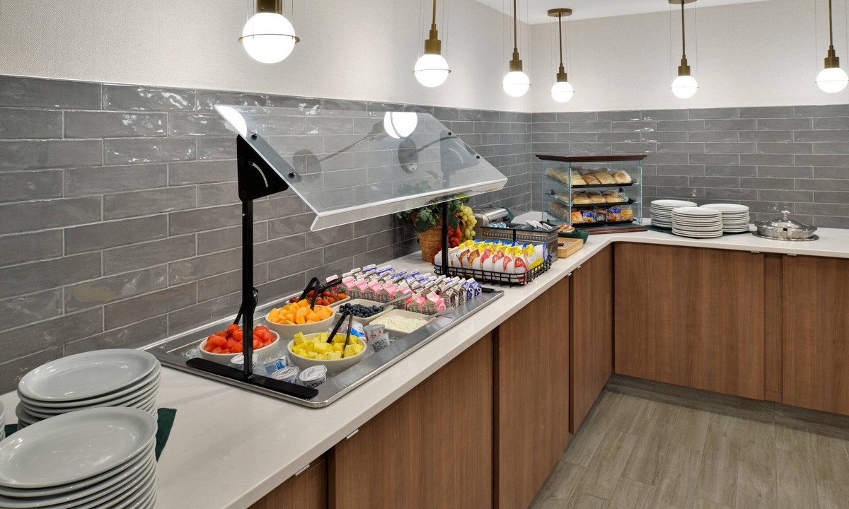 Overland Park Hotel | Holiday Inn Hotel & Suites Overland Park - Convention Center by IHG