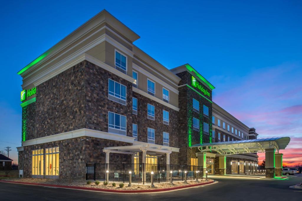 Joplin Hotel | Holiday Inn Joplin by IHG