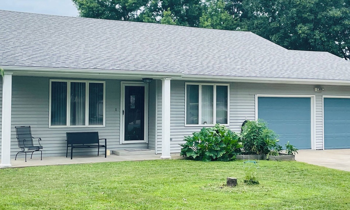 Kearney House | Home on Quiet Cul de Sac with Handicap Accessibility