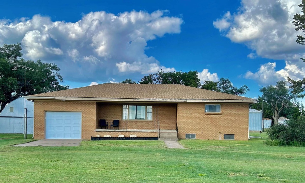 Hoisington Other | Homestead House - Simple comfort in the heart of Kansas