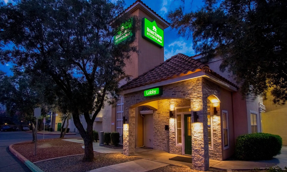 North Mountain Hotel | HomeTowne Studios by Red Roof Phoenix - Dunlap Ave