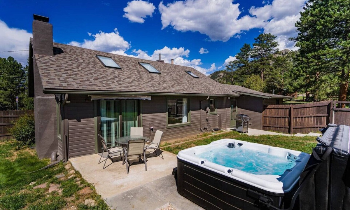 Estes Park House | Hot Tub, Fenced Dog Yard, AC, Nat`l Park Views